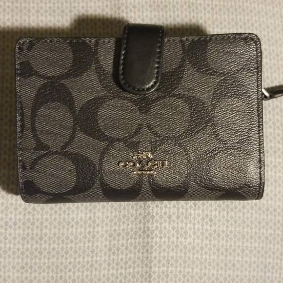 Coach wallet poshmark Clearance